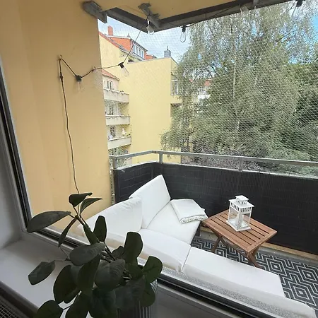 Lägenhet 2 Zimmer, Zentral, Ruhig, Balkon, Hochwertig Eingerichtet