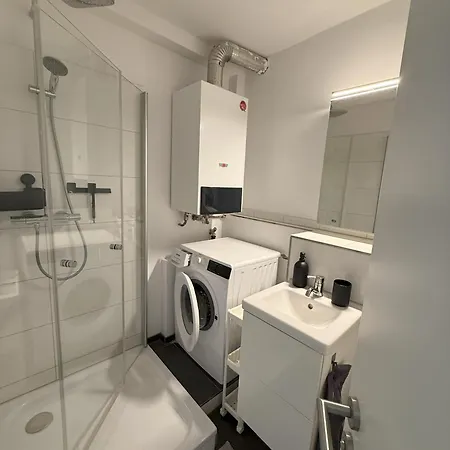 Appartamento 2 Zimmer, Zentral, Ruhig, Balkon, Hochwertig Eingerichtet *