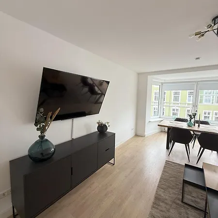 2 Zimmer, Zentral, Ruhig, Balkon, Hochwertig Eingerichtet Appartamento *